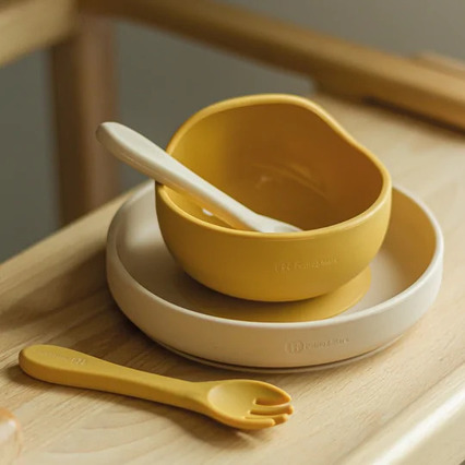 PETITE&MARS Miska silikonová s přísavkou TAKE&MATCH Intense Ochre 6m+ | feedo.cz